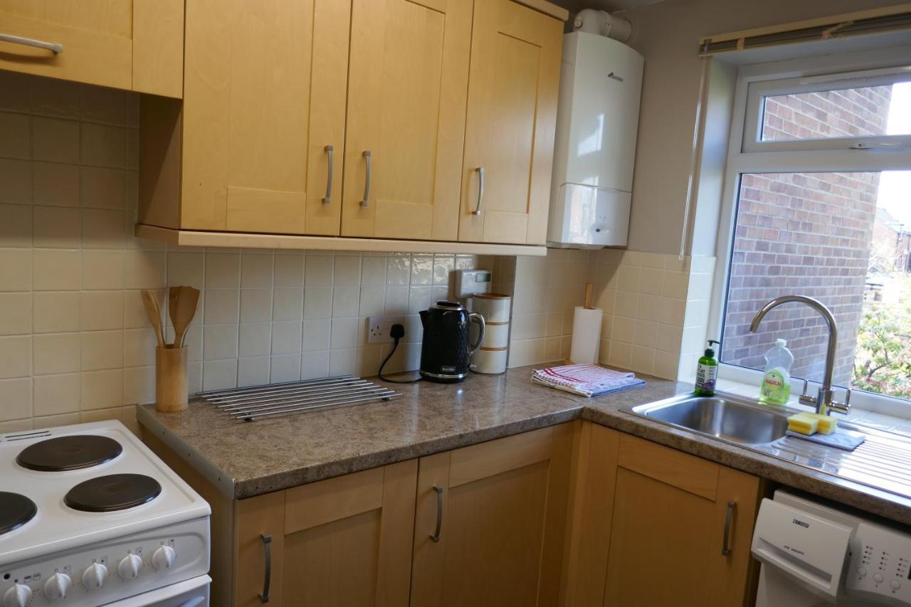 2 Bedroom House Walking Distance To City Centre With Free Parking 요크 외부 사진