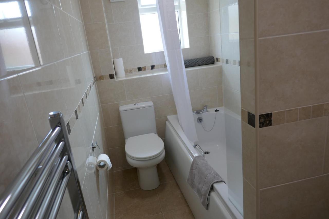 2 Bedroom House Walking Distance To City Centre With Free Parking 요크 외부 사진