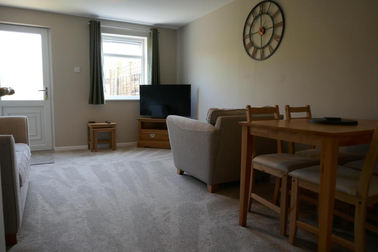 2 Bedroom House Walking Distance To City Centre With Free Parking 요크 외부 사진
