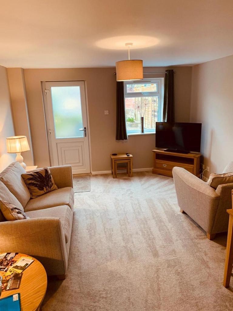 2 Bedroom House Walking Distance To City Centre With Free Parking 요크 외부 사진