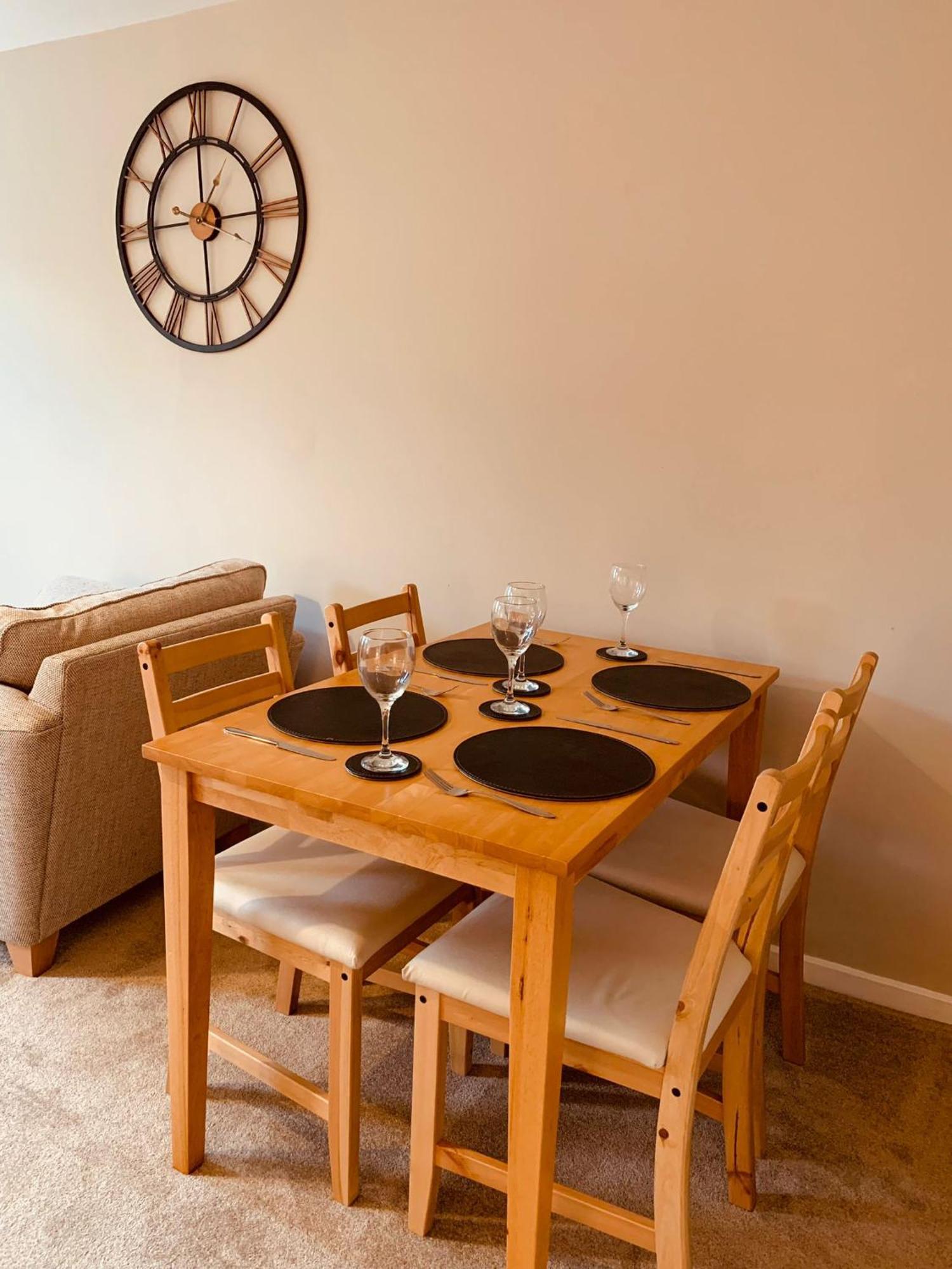 2 Bedroom House Walking Distance To City Centre With Free Parking 요크 외부 사진