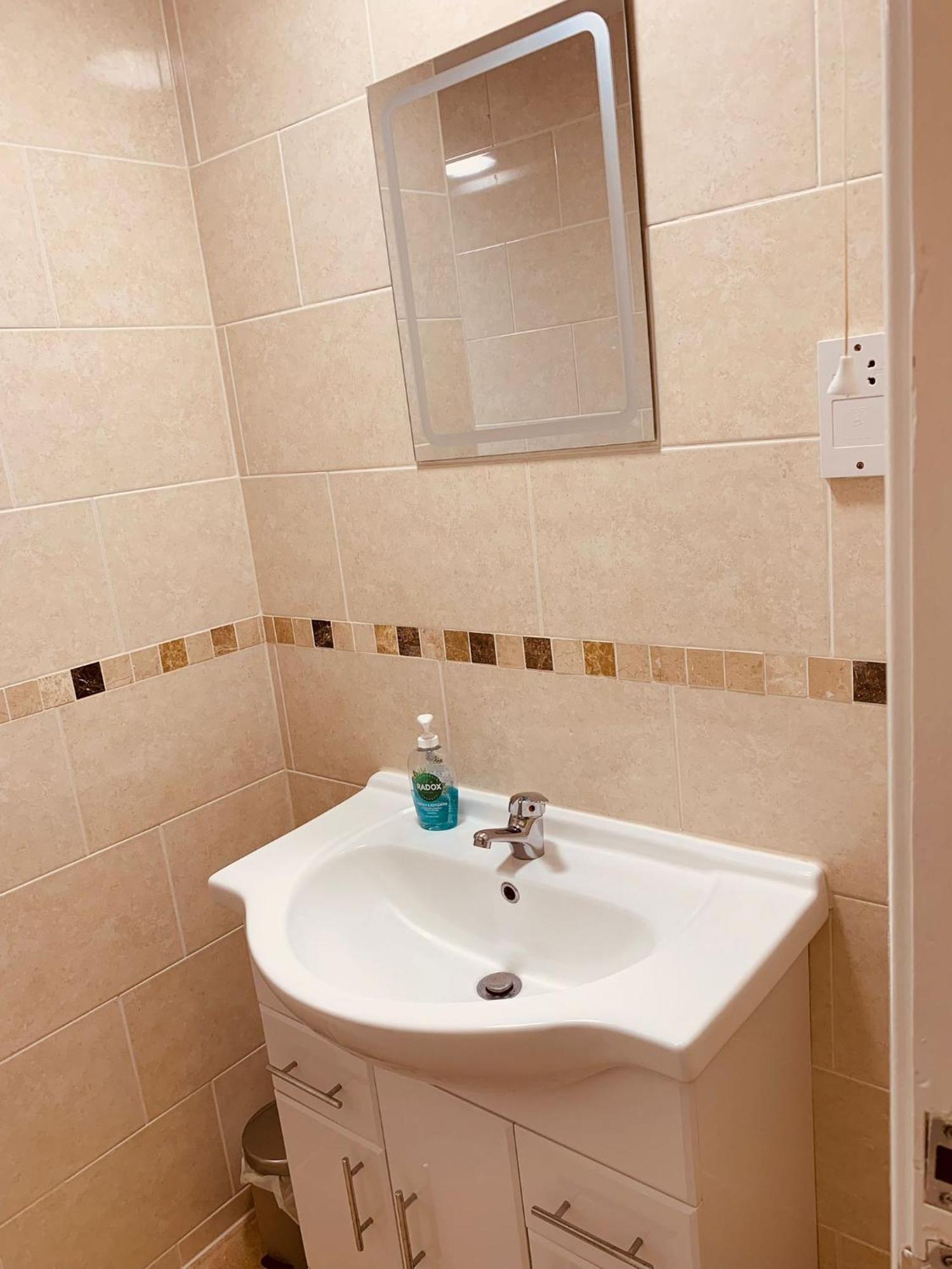 2 Bedroom House Walking Distance To City Centre With Free Parking 요크 외부 사진