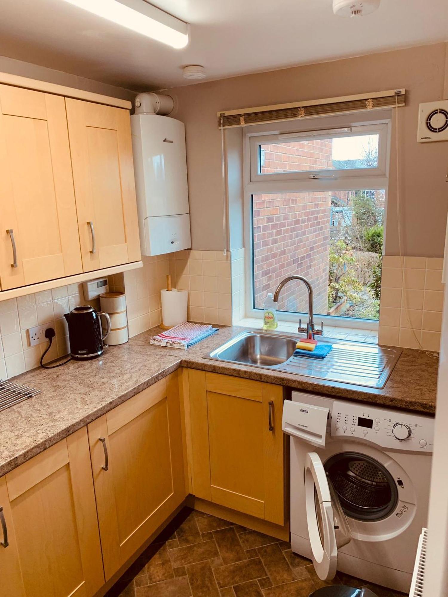 2 Bedroom House Walking Distance To City Centre With Free Parking 요크 외부 사진